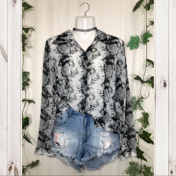 CAbi Tops - CAbi Black & White Snake Print Long Sleeve Blouse!